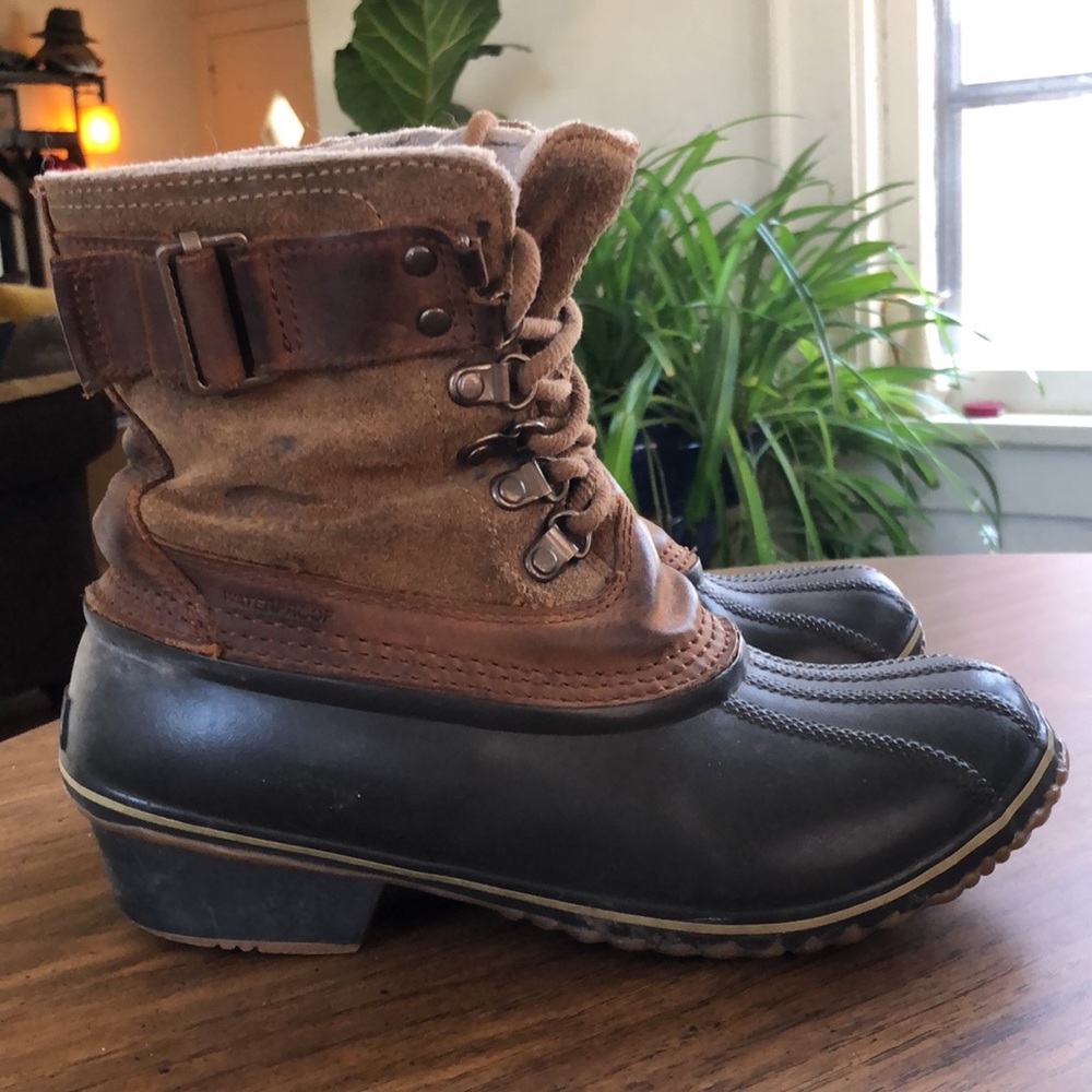 Sorel Women's Winter Fancy Lace II Boot Mid Calf - Color Elk/grizzly bear 8